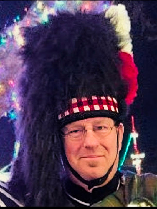 SYNTHETIC FEATHER BONNET